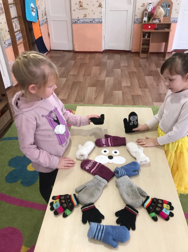 24 декабря - День варежки или рукавички. 24 декабря - День варежки или рукавички.